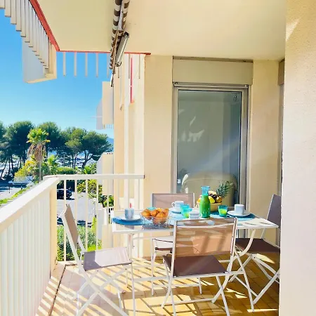 Apartment Tres Bel Face Au Port Santa -piscine Saint-Raphael (Var)