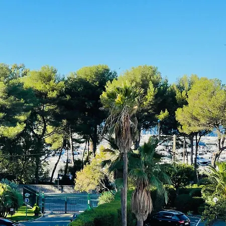 Tres Bel Face Au Port Santa -piscine Apartment