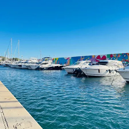 Apartment Tres Bel Face Au Port Santa -piscine Saint-Raphael (Var)