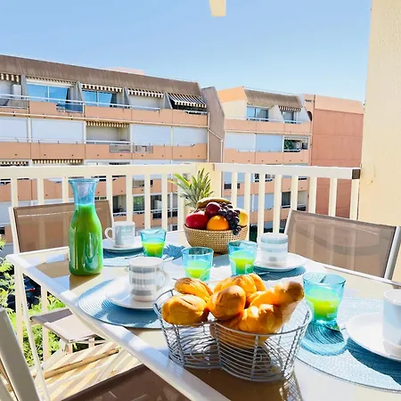 Tres Bel Face Au Port Santa -piscine Apartment *